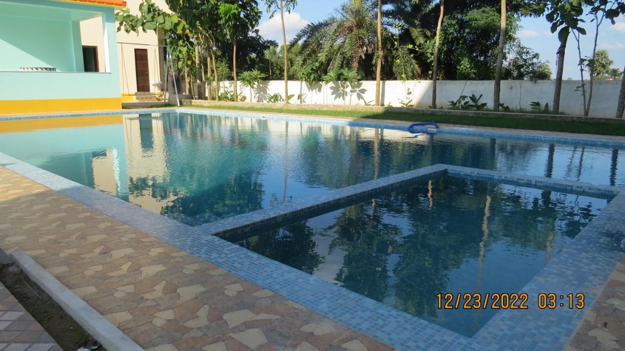 Unique Shantiniketan Hotel Sri Niketan Luaran gambar