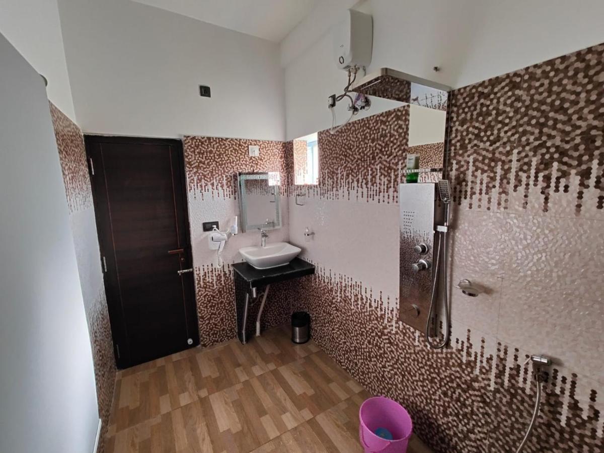 Unique Shantiniketan Hotel Sri Niketan Luaran gambar