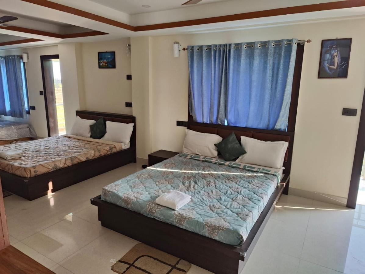 Unique Shantiniketan Hotel Sri Niketan Luaran gambar