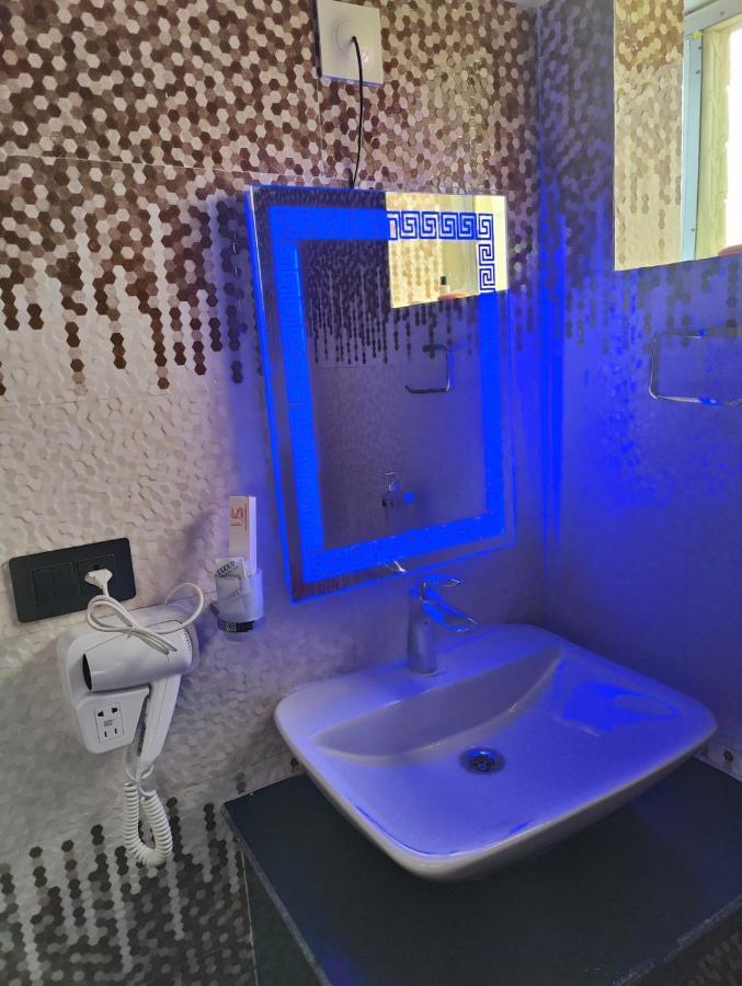 Unique Shantiniketan Hotel Sri Niketan Luaran gambar