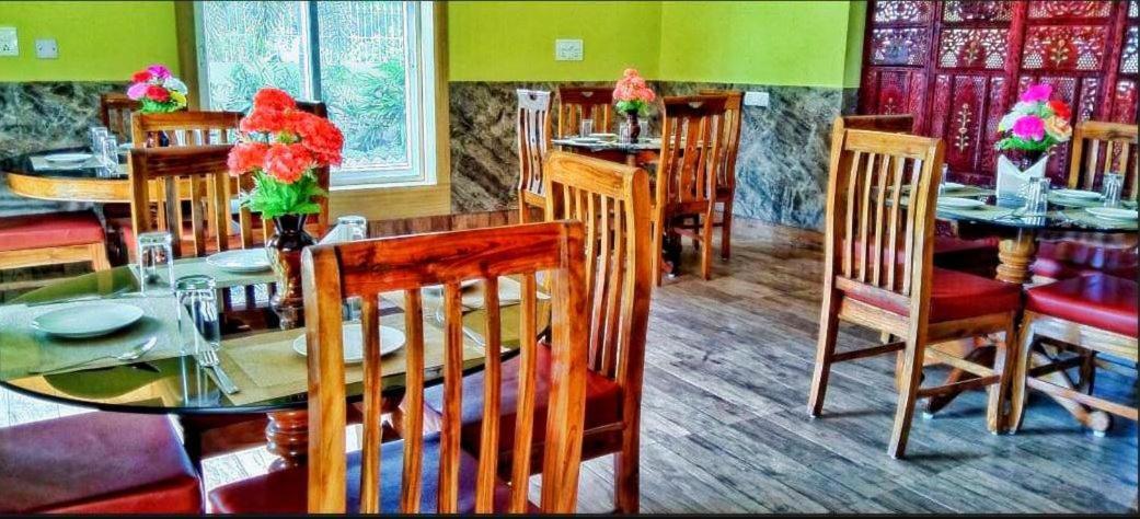 Unique Shantiniketan Hotel Sri Niketan Luaran gambar